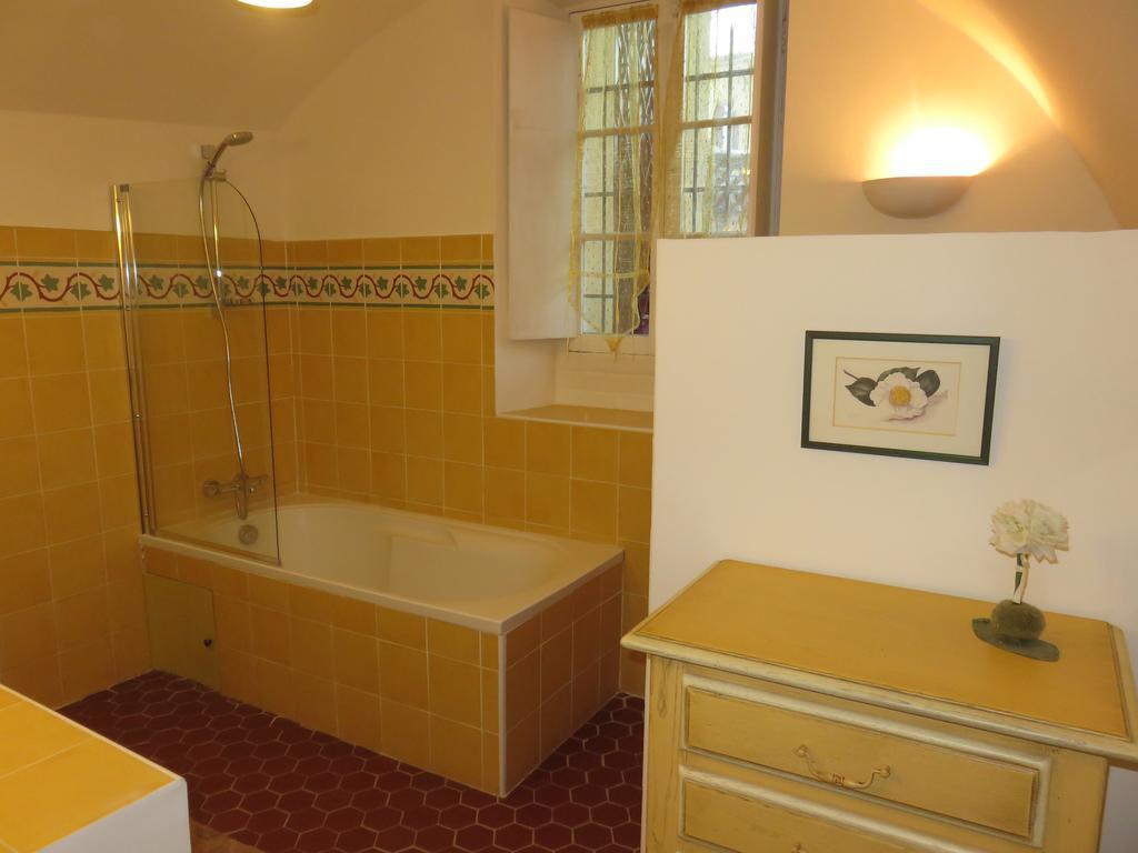 Bed and Breakfast Le Clos Des Canebiers Грасс Номер фото