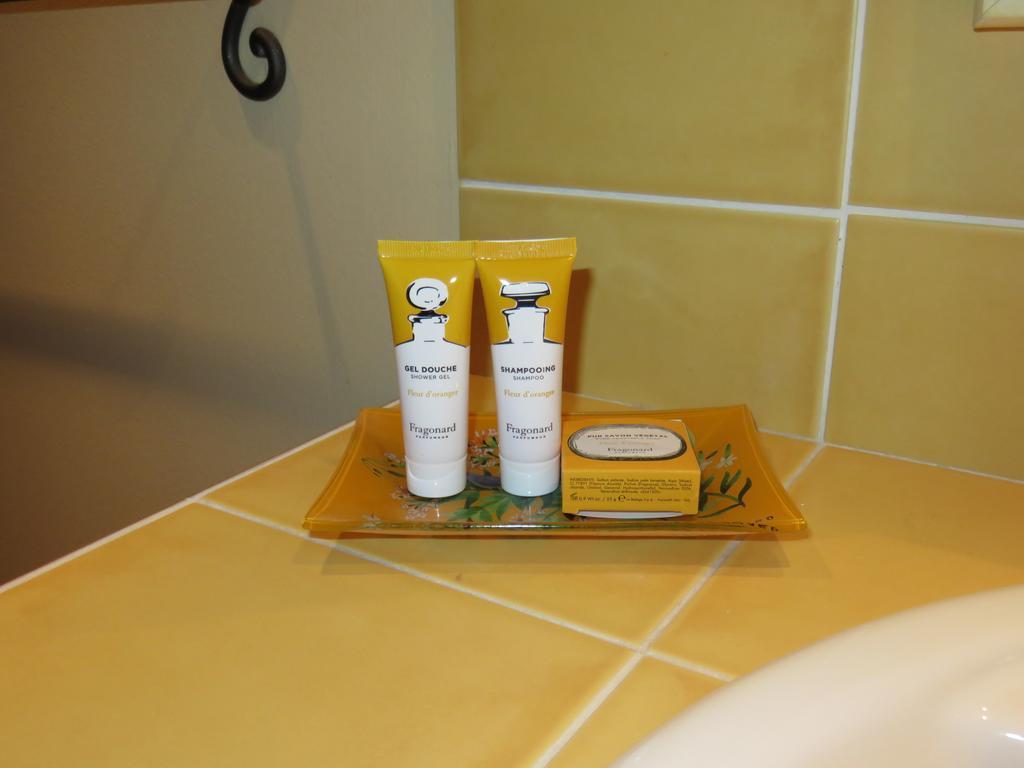 Bed and Breakfast Le Clos Des Canebiers Грасс Номер фото
